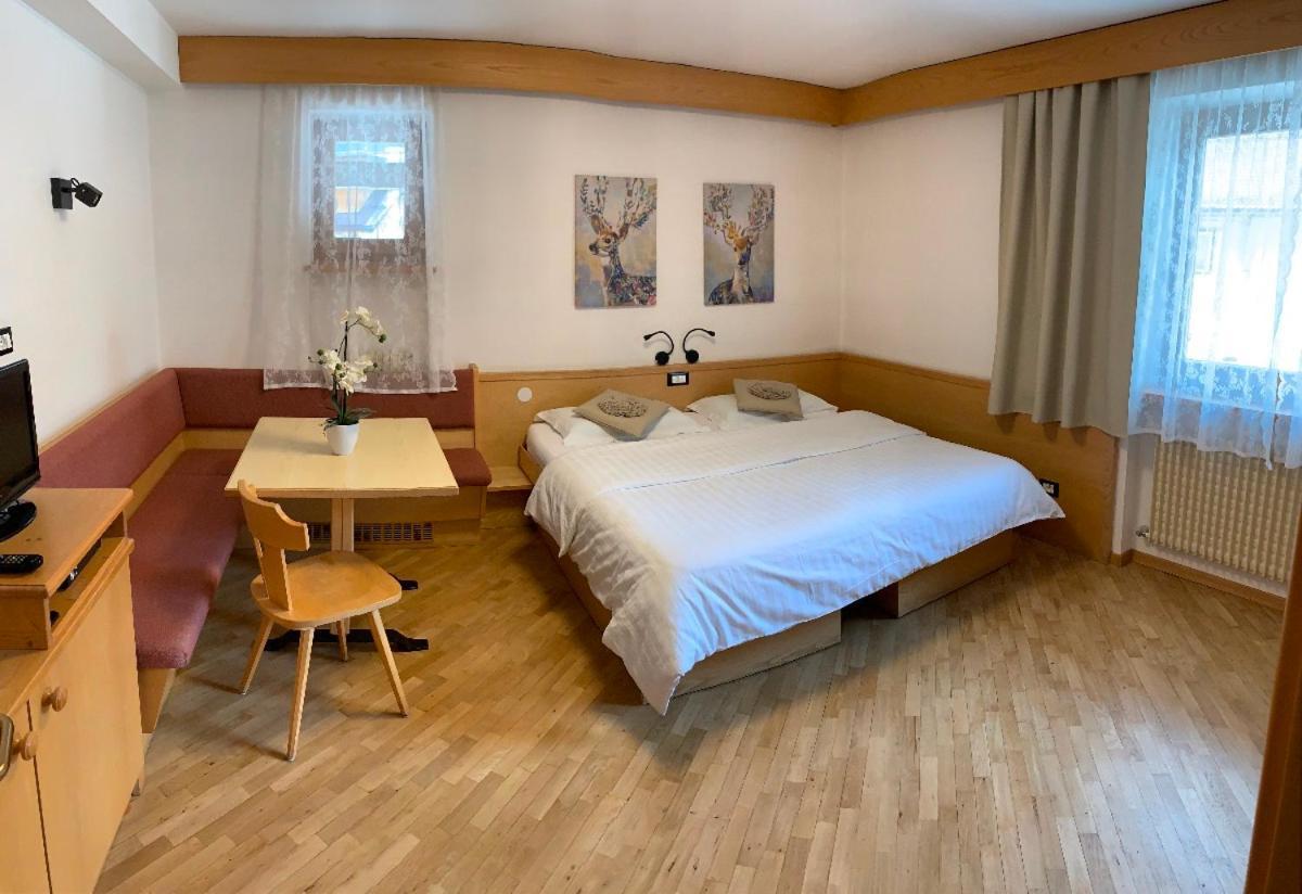 Bed & Breakfast Garni Tobia กัมปีเตลโลดีฟัสซา ภายนอก รูปภาพ