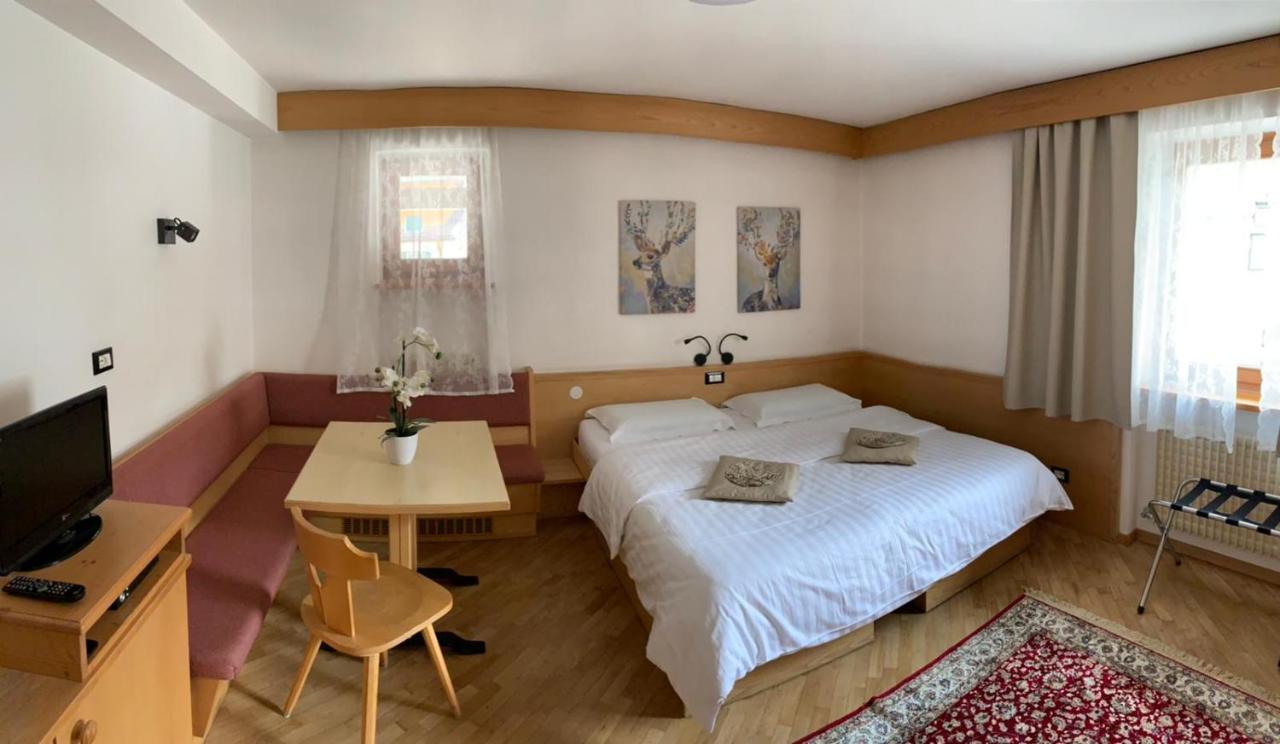 Bed & Breakfast Garni Tobia กัมปีเตลโลดีฟัสซา ภายนอก รูปภาพ
