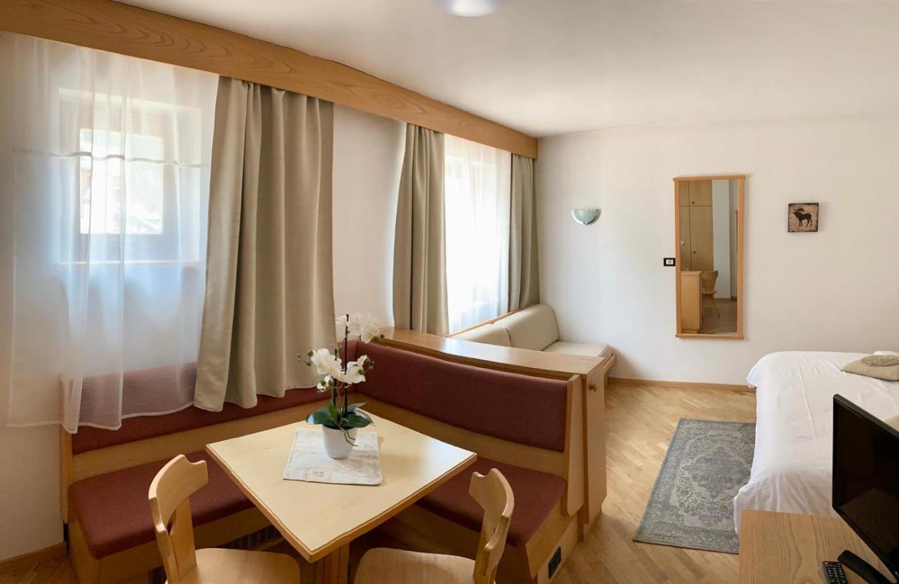Bed & Breakfast Garni Tobia กัมปีเตลโลดีฟัสซา ภายนอก รูปภาพ