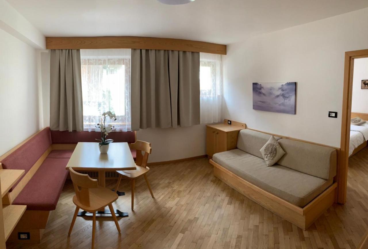 Bed & Breakfast Garni Tobia กัมปีเตลโลดีฟัสซา ภายนอก รูปภาพ