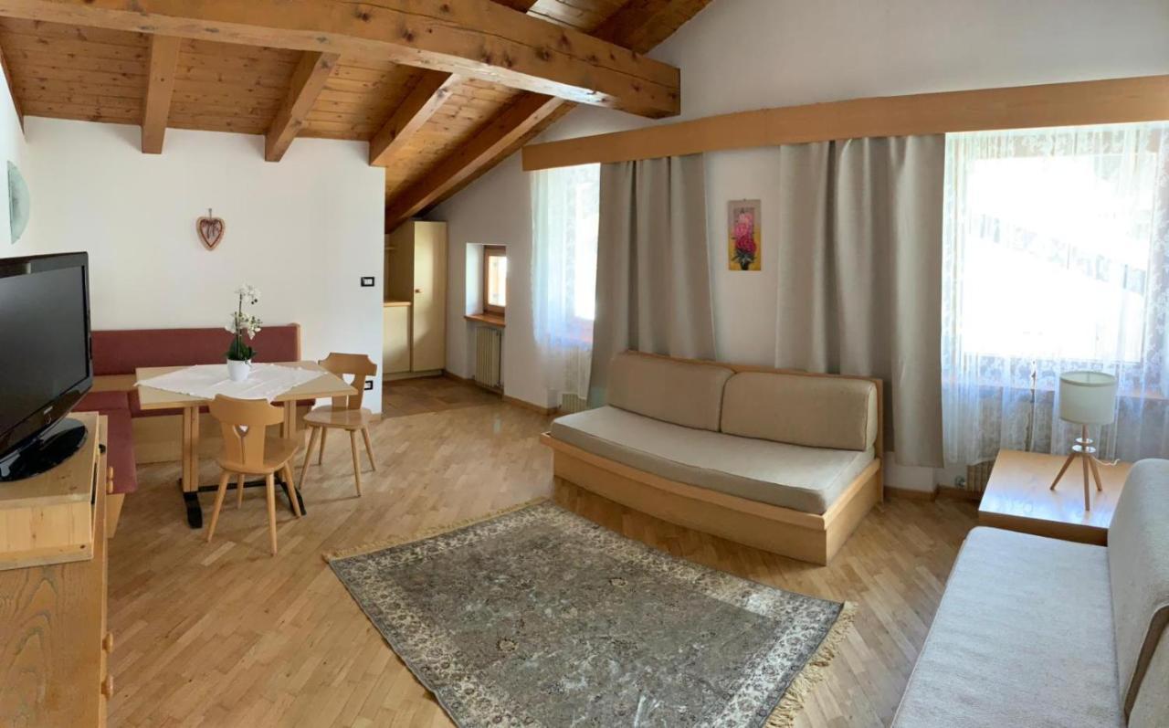 Bed & Breakfast Garni Tobia กัมปีเตลโลดีฟัสซา ภายนอก รูปภาพ